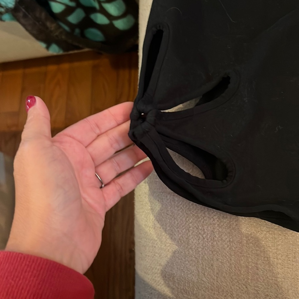 Fabletics size medium capri flower cut out